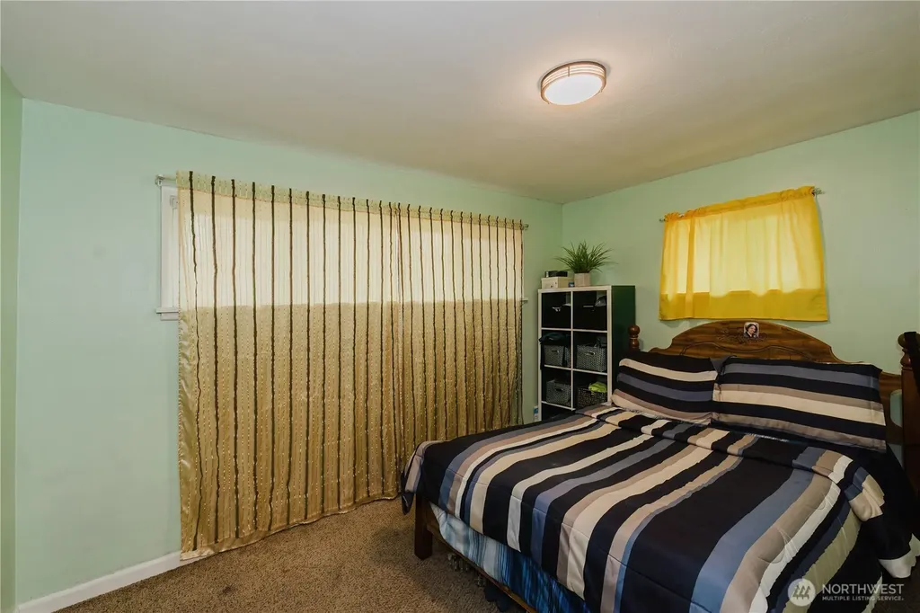 3415 9th Street Bremerton WA 98312