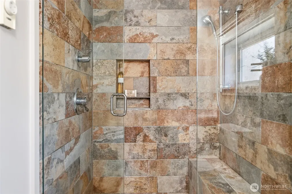 1528 1st Avenue W Seattle WA 98119
