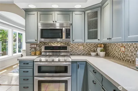 1528 1st Avenue W Seattle WA 98119