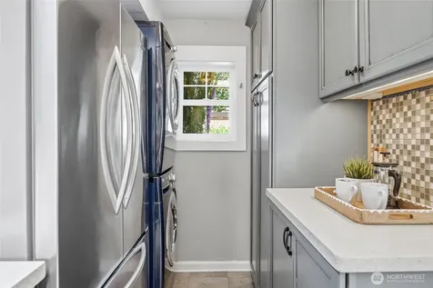 1528 1st Avenue W Seattle WA 98119