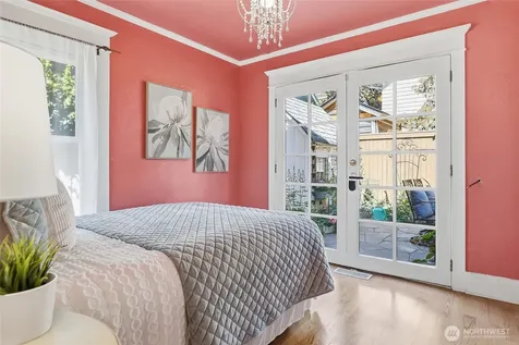 1528 1st Avenue W Seattle WA 98119