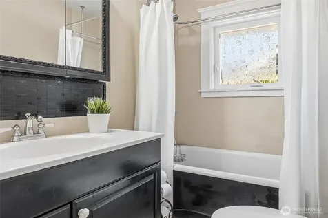 1528 1st Avenue W Seattle WA 98119