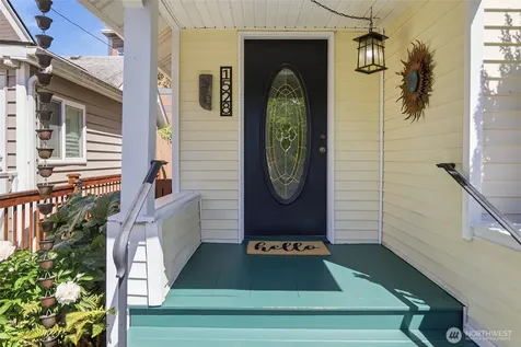 1528 1st Avenue W Seattle WA 98119
