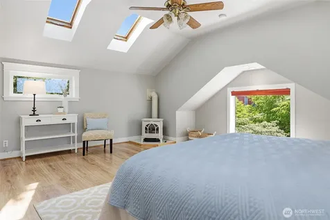 1528 1st Avenue W Seattle WA 98119