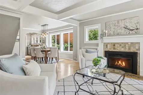 1528 1st Avenue W Seattle WA 98119