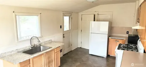 1224 Maple Street Everett WA 98201