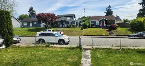 1224 Maple Street Everett WA 98201