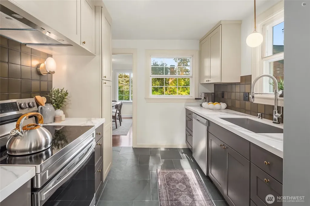 11429 Glendale Way S Burien WA 98168