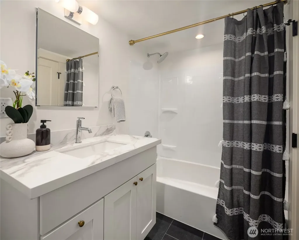 11429 Glendale Way S Burien WA 98168