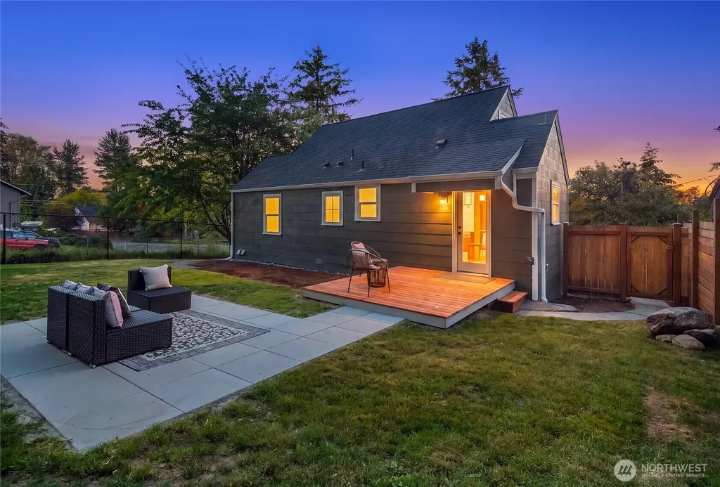 11429 Glendale Way S Burien WA 98168