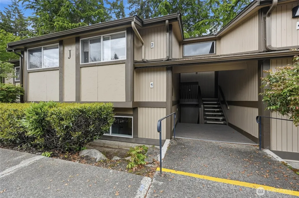 4727 176th Street SW Lynnwood WA 98037