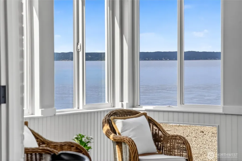 5311 Beach Drive SW Seattle WA 98136