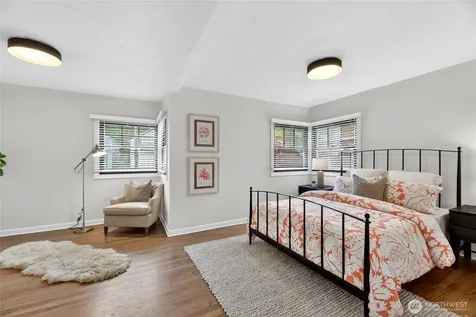 5311 Beach Drive SW Seattle WA 98136