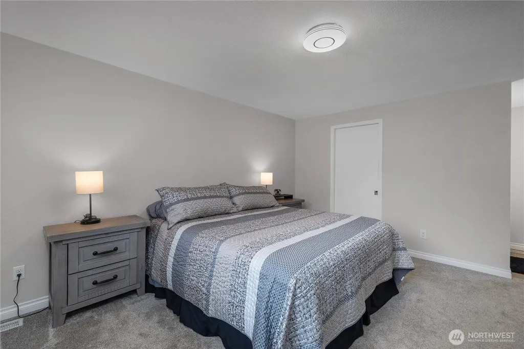 1323 Scarlet Oak Drive SE Olympia WA 98513