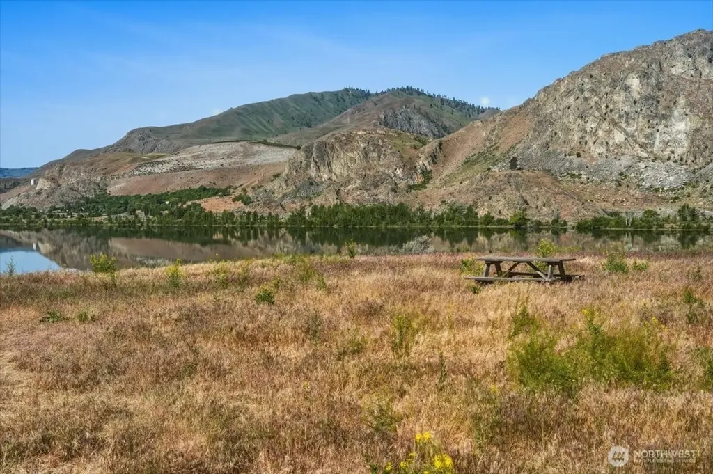 33 S Shore Drive Orondo WA 98843