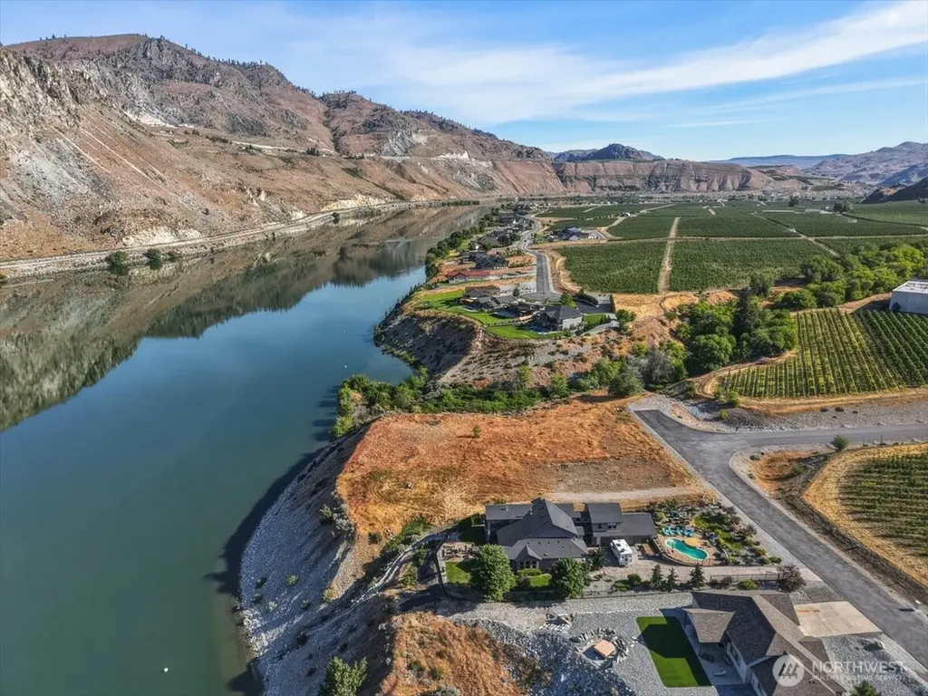 33 S Shore Drive Orondo WA 98843