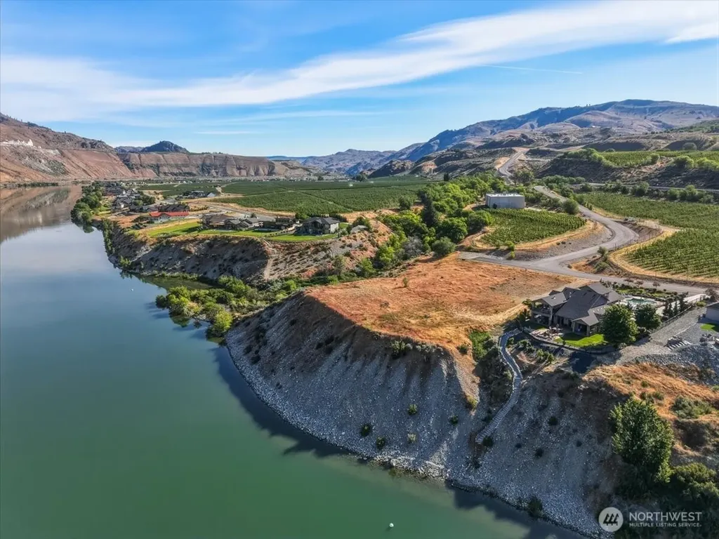 33 S Shore Drive Orondo WA 98843