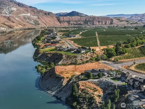 33 S Shore Drive Orondo WA 98843