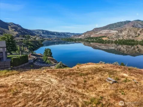 33 S Shore Drive Orondo WA 98843