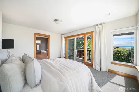 19097 Angeline Avenue NE Suquamish WA 98392