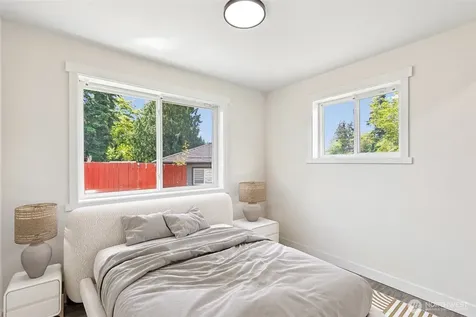 3425 NE 7th Place Renton WA 98056