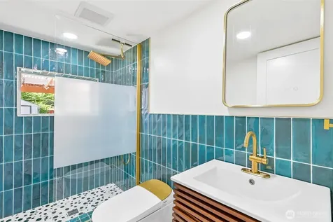 3425 NE 7th Place Renton WA 98056