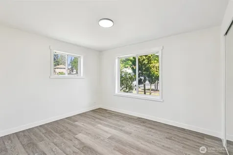 3425 NE 7th Place Renton WA 98056