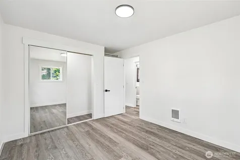3425 NE 7th Place Renton WA 98056