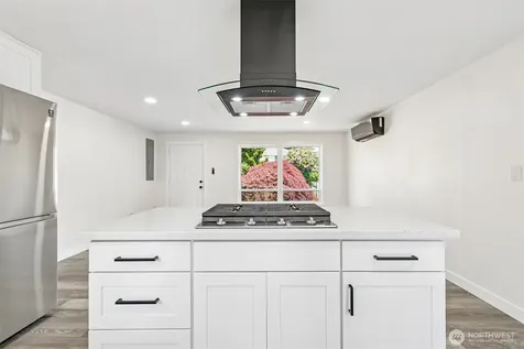 3425 NE 7th Place Renton WA 98056