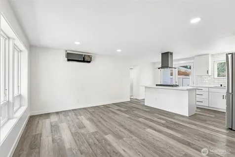 3425 NE 7th Place Renton WA 98056