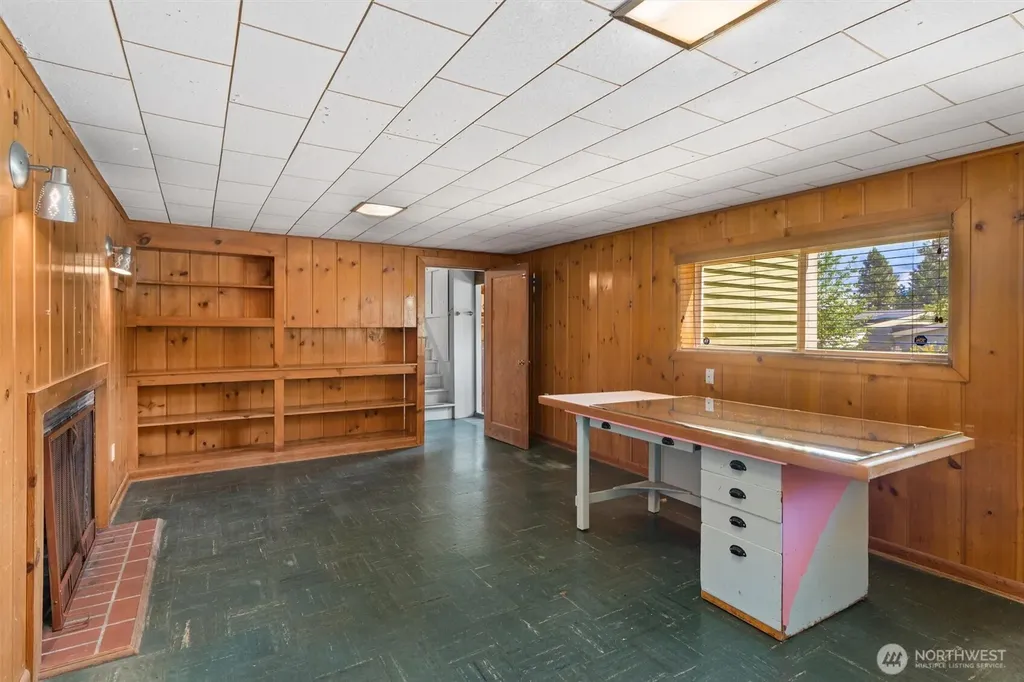 16604 11th Avenue SW Burien WA 98166