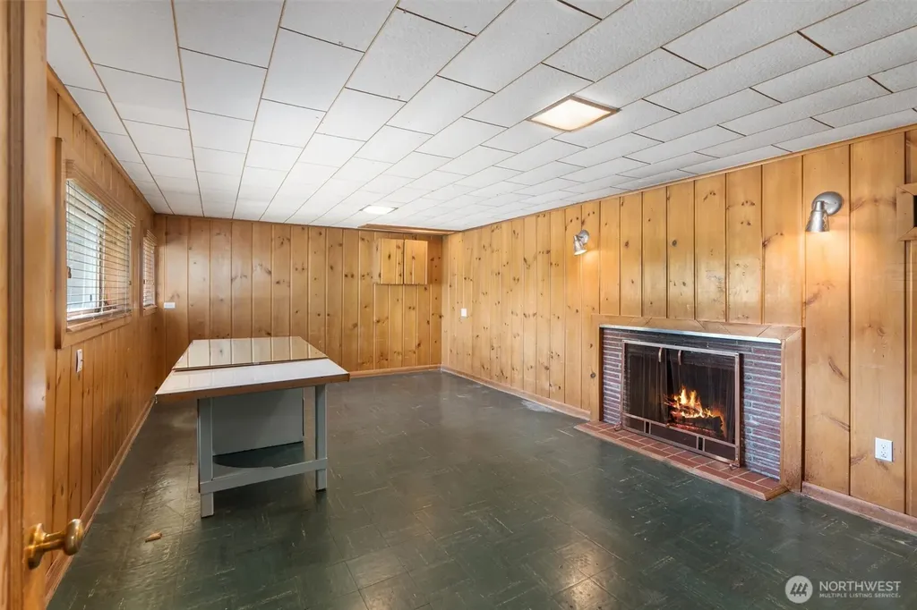 16604 11th Avenue SW Burien WA 98166
