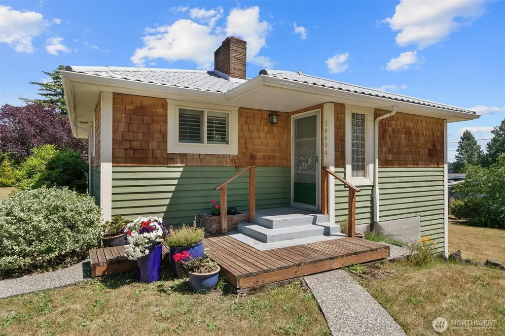 16604 11th Avenue SW Burien WA 98166