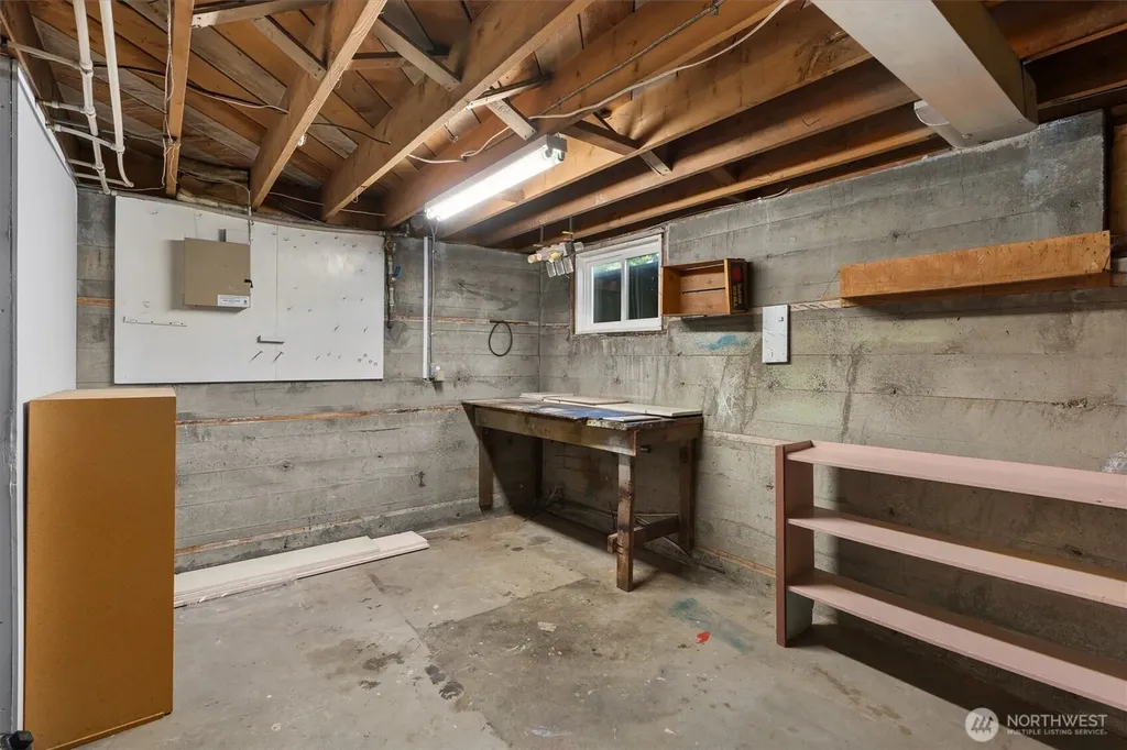 16604 11th Avenue SW Burien WA 98166