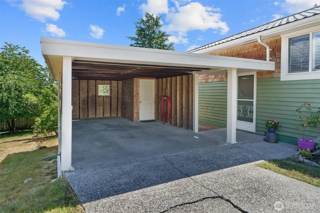 16604 11th Avenue SW Burien WA 98166