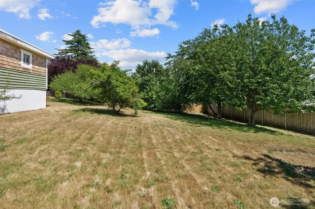 16604 11th Avenue SW Burien WA 98166