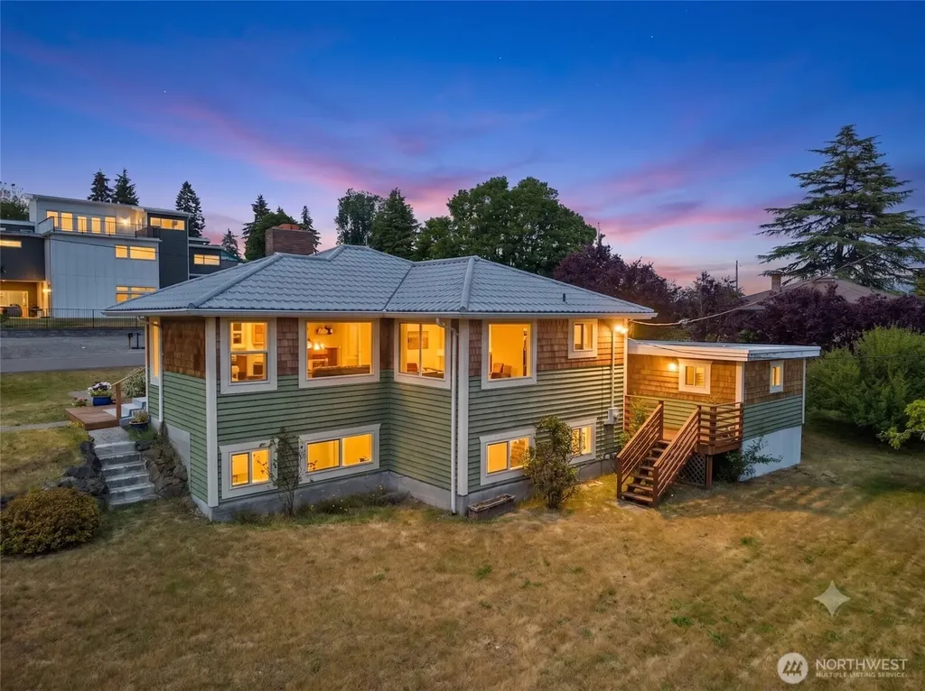16604 11th Avenue SW Burien WA 98166