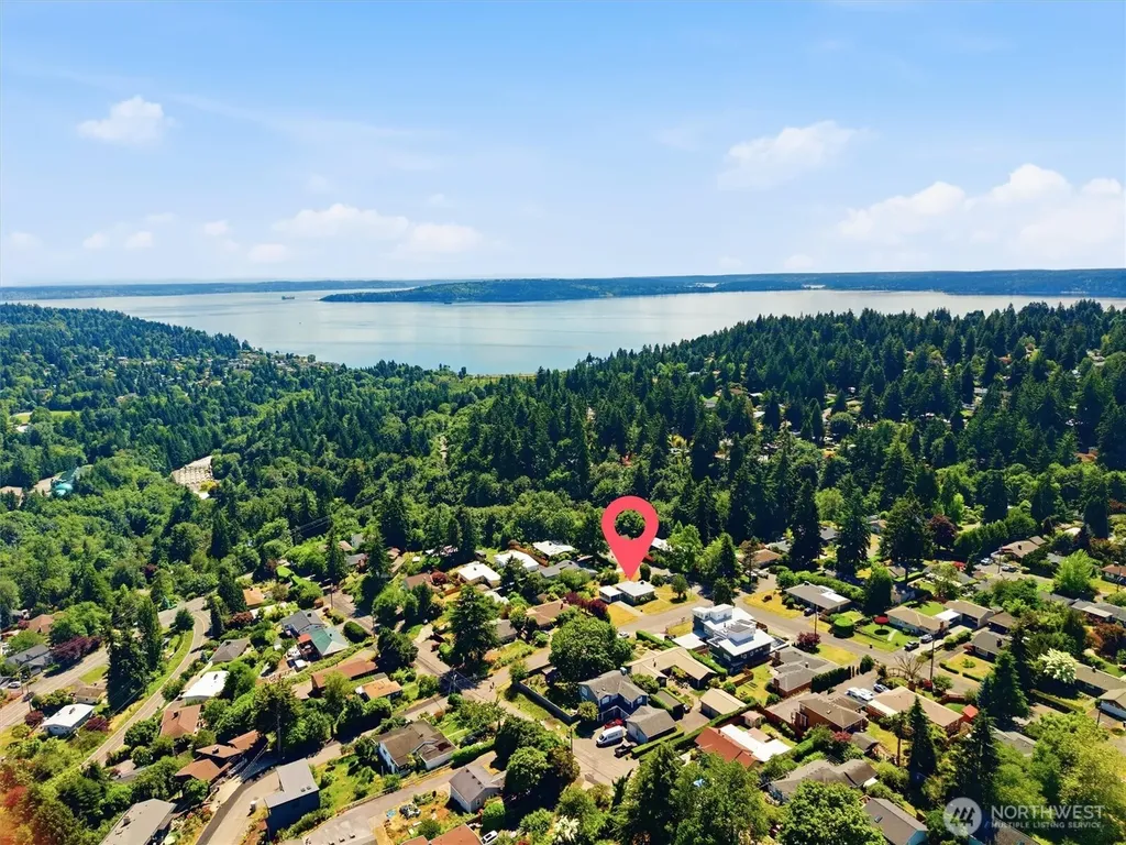 16604 11th Avenue SW Burien WA 98166