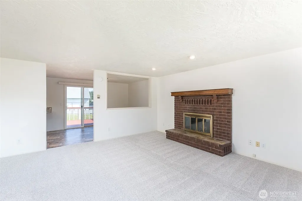 872 E Spruce Street Sequim WA 98382