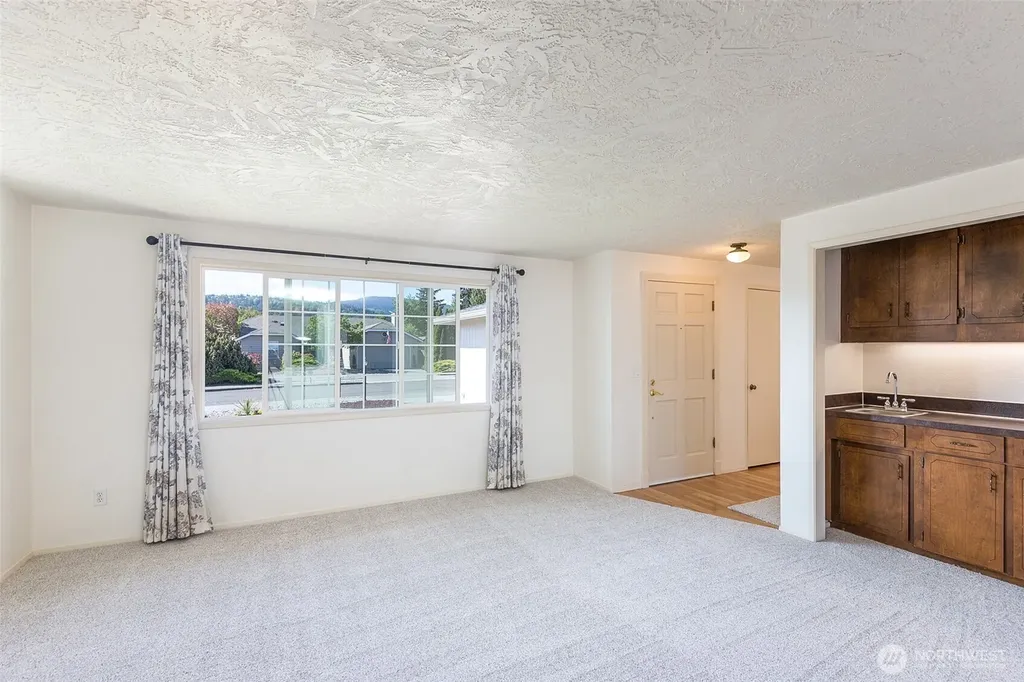 872 E Spruce Street Sequim WA 98382