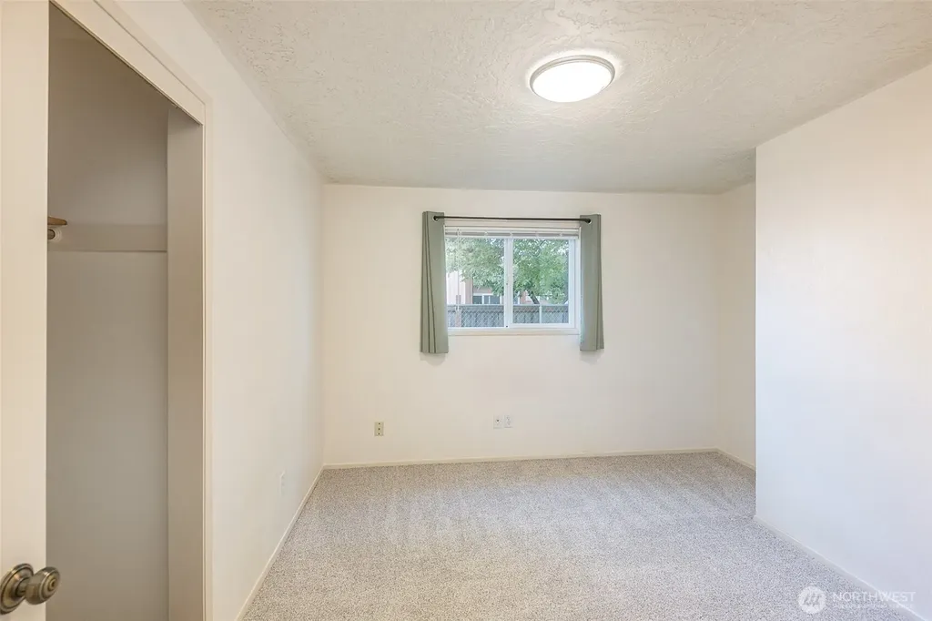872 E Spruce Street Sequim WA 98382
