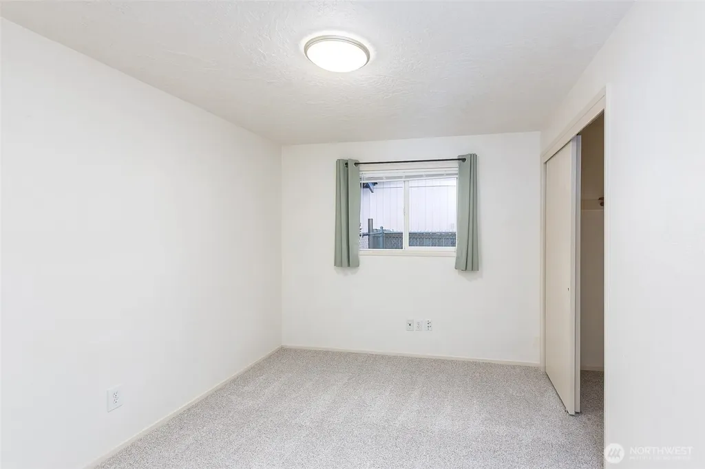 872 E Spruce Street Sequim WA 98382