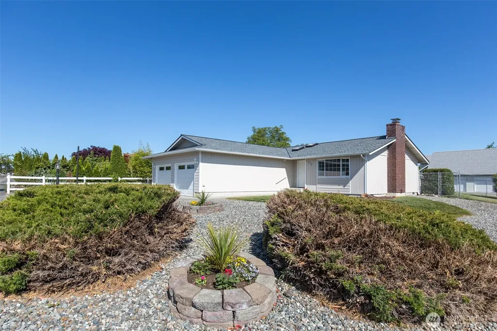 872 E Spruce Street Sequim WA 98382