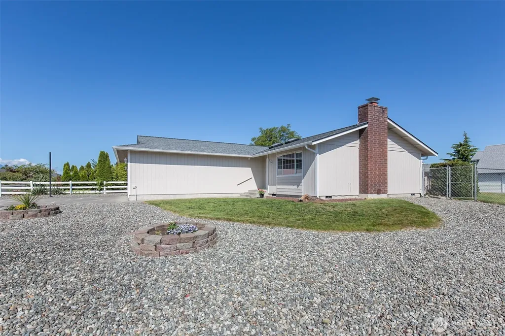 872 E Spruce Street Sequim WA 98382