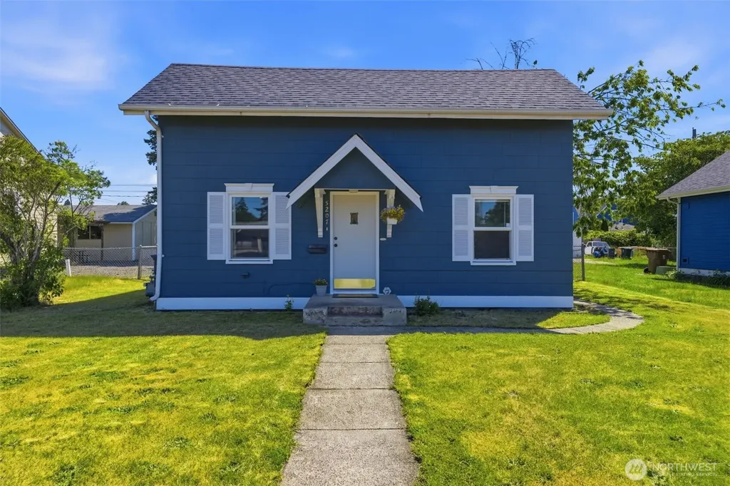 5207 S Oakes Street Tacoma WA 98409