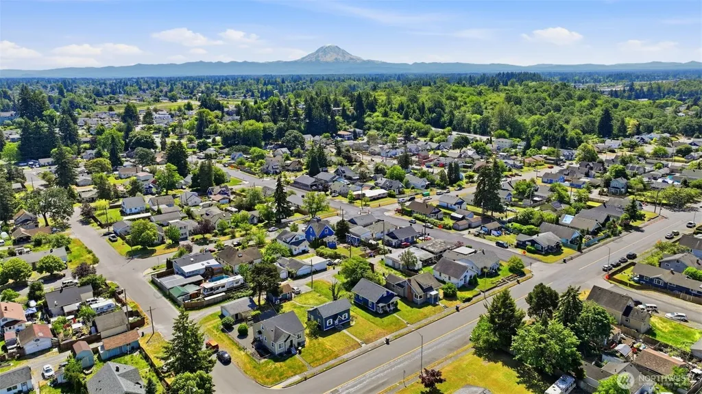 5207 S Oakes Street Tacoma WA 98409