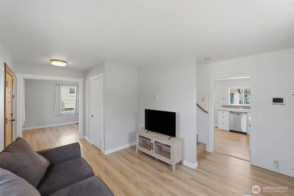 5207 S Oakes Street Tacoma WA 98409