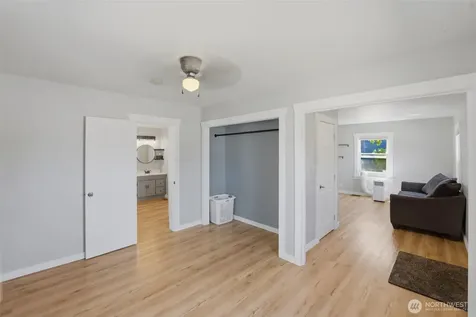 5207 S Oakes Street Tacoma WA 98409