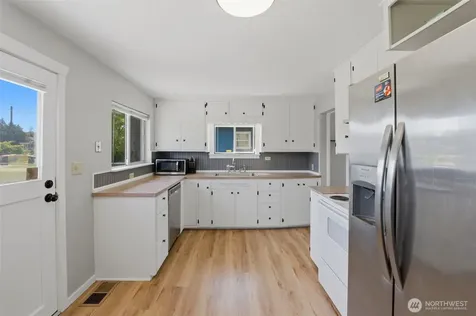 5207 S Oakes Street Tacoma WA 98409