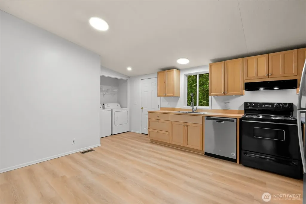 8331 Golden Valley Drive Maple Falls WA 98266